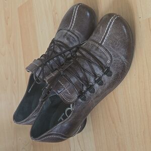 Too by Virus, like new, 38, leather made in Portugal